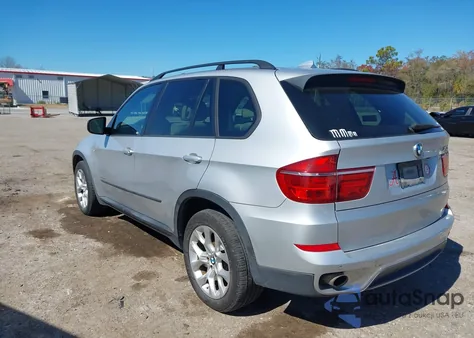 2012 BMW X5 xDrive35I/xDrive35I Premium/xDrive35I Sport Activity z USA, uszkodzony, nr VIN 5UXZV4C5XCL751132